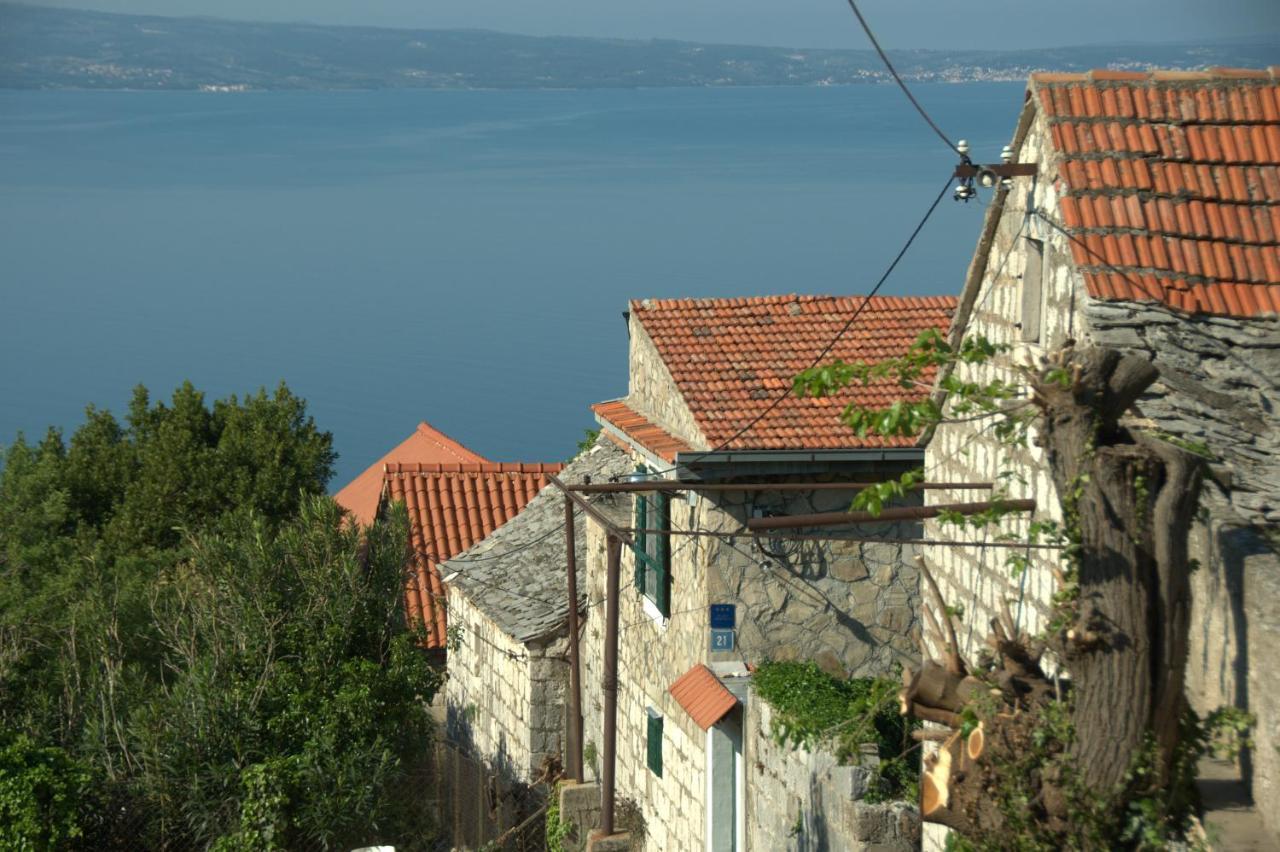 Art House Old Village Apartment Jesenice (Split-Dalmatia)