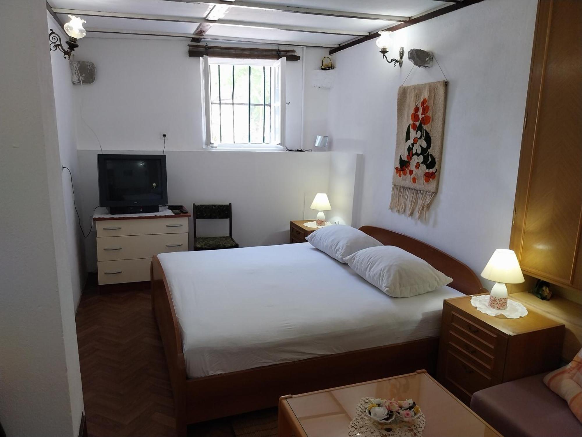 Art House Old Village * Jesenice (Split-Dalmatia)