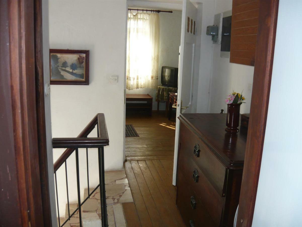 Apartment Art House Old Village Jesenice (Split-Dalmatia)